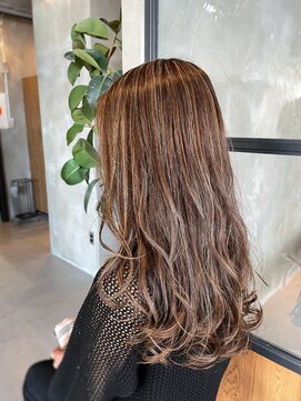 サウスバイオリバヘア(SOUTH by OLIBAHAIR) ロングレイヤー×コントラストハイライト×アッシュベージュ系