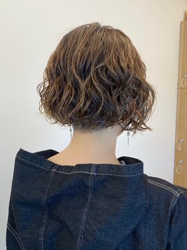 クラップス オル 金沢八景(CLAPS Ore) ミルクティーベージュダブルカラーケアミディアムボブパーマ