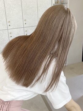 アム(am) グレージュ切りっぱなしボブ前髪ありミニボブミルクティベージュ