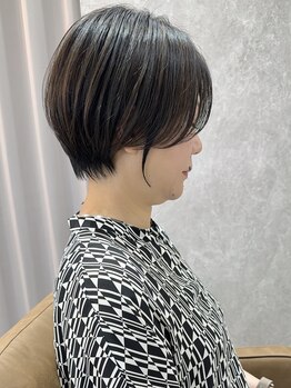ヘアーズ ブランカ(hair s Branca)の写真/【JR熊取駅から徒歩8分/車で3分】白髪を隠すだけじゃない、デザイン性の高いグレイカラーで若々しい印象♪