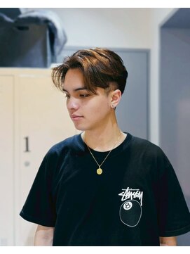 メラク(Merak) 韓国風センターパート/毛流れセンターパート