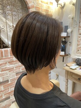 ヴィアンカ(Vianca) 抜け感×大人ショート