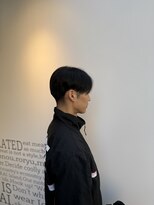 スティルカットクラブ(Still Cut Club) 前下がりセンターパート