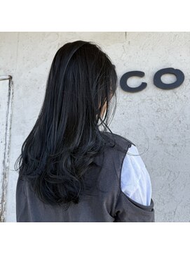 ブルーブラックヘア