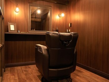 ジューダム(JUDAM)の写真/半個室で行う極上ヘッドスパ◎頭皮の汚れをスッキリ落とし、髪に潤いを与えてくれる極上の癒しを。