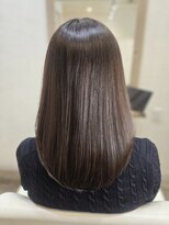 ウミネコ美容室 センター南店(Umineko美容室) 艶めくショコラブラウンのまとまりミディアム