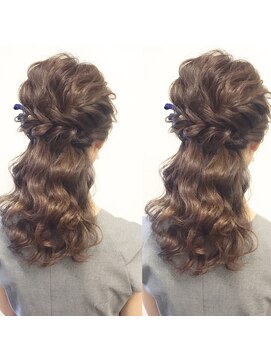 アクター(actor) 波巻きハーフアップ