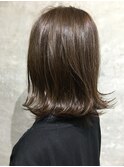 肩スレスレのボブベースで外ハネ