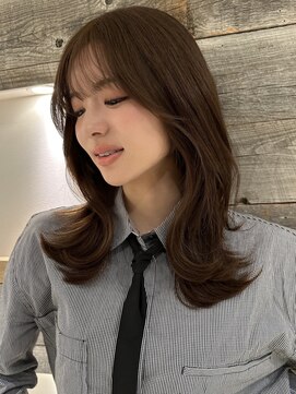 アイヴィ 表参道(IVY) 流れる顔周りフェイスレイヤーくびれヘア【肥田亜沙美】