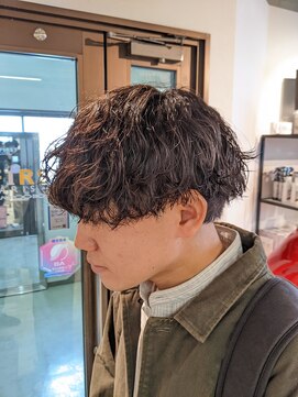 コワファーストナガサキシャンプーボーイ(COIFF1RST NAGASAKI SHAMPOO BOY) vマッシュ×波巻きスパイラルパーマ