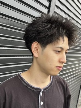 オルミス(ALLUMIS)の写真/お客様の骨格を見てカット！メンズからレディースまでそれぞれの要望に応えられるスタイリストが在籍。