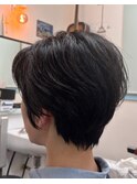 くせ毛ショートカットスタイル