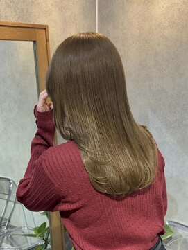 エン(en.) ○赤みを抑えたベージュカラー