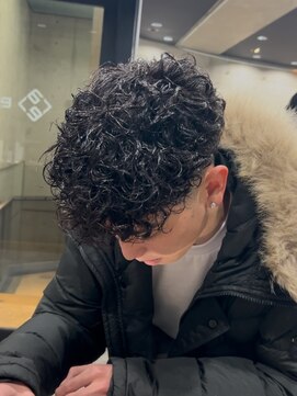 イーラ アメ村店(era) スペインカール　ツイストスパイラル眉カットメンズパーマ