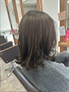 ハロヘアー(halo hair) マットグレージュハイライト×外ハネレイヤー