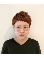 ショートヘアボブことりベージュ毛先パーマウォーターフール黒髪