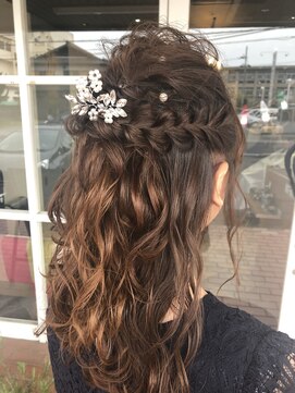 モアヘアー(MORE-HAIR) 女子力アップ☆ハーフアップ