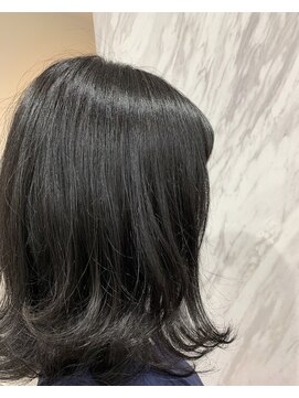 デイジー(Daisy) ブルーブラック×外ハネ