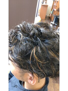 リスキーズ(RISKY'S) スパイラルパーマ＋ハイライト