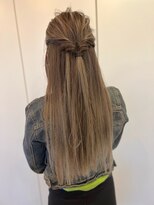 ツムグ 代官山店(TUMUGU)&nbsp;大人かわいいヘア美髪のススメホワイトグレージュ30代40代50代