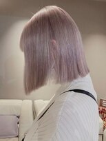 ベレーザシェルト(Beleza scelto)&nbsp;958外国人風カラーセンター分けボブバニラベージュエギュモリ