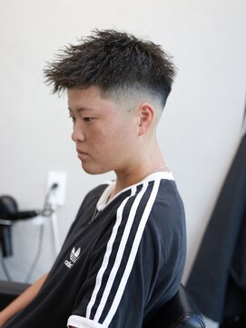 スラッシュ(SLASH) メンズパーマ/ハイライト/短髪/フェードカット/ツイスト