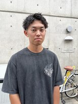 アイズ 海老名(AIZU) ツイストスパイラル アップバング ツイストパーマ 眉毛 短髪