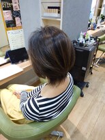 ブロッサム 東中野店&nbsp;20代30代40代外ハネアッシュグレージュ肩ライン耳掛け