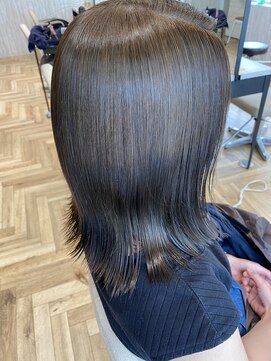 ソラナ 流山おおたかの森(solana) エメラルドゴールドカラー