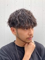 ツイストスパイラルパーマツイストパーマセンターパートウルフ