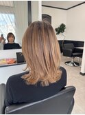 大人ミディアムレイヤー似合わせカット白髪染めハイライト