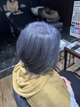 ハピネス クローバー 八木店(Happiness CLOVER) ウルフショート 脱白髪染め スカイブルー 大和八木