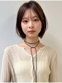 ショートボブ 20代 顔周りレイヤー 前髪カット 顔周りカット