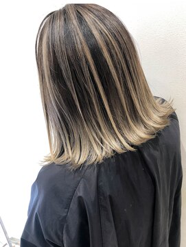 トルネード(TORNADO) 外国人風ロブ ハイライトバレイヤージュ グレージュエアタッチ