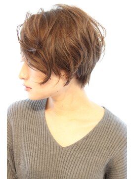 レウナ 外苑前(Reuna) 【30代40代50代】トップふんわりニュアンスパーマショート