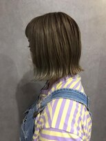 ブロッサム 東中野店 20代30代大人可愛いアッシュベージュくびれボブ耳掛け透明感