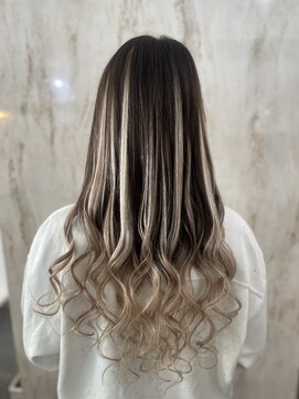 ラビス(Lovis) ミディアム/暗めカラー/デザインカラー/フェイスフレーミング