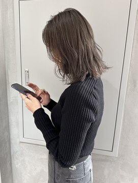 ヨーク(YOKE) YOKE 大人ボブ結べるボブ外ハネボブセピアグレージュブリーチ