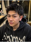 1420黒髪束間アップバングツーブロック刈り上げバーバーフェード
