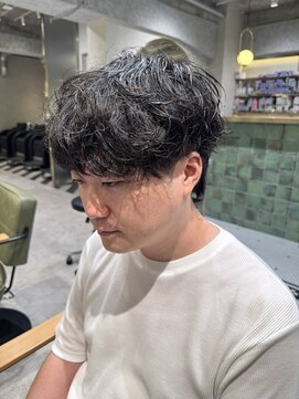 ゼスト リル 新宿(ZEST lill) シャドウパーマ くせ毛風 新宿 塩澤太一