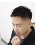 大人の色気◎ソフトモヒカン×アイロンパーマ！ビジネスフェード