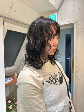 ペピンバイメルシー(pepin by merci.) 根本からくるくるパーマでお洒落に