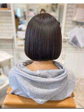 【髪質改善でツヤ感プラス】大人かわいい丸みショート