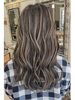 バームヘア(balm hair)&nbsp;ハイライト×冬の暗髪◎透明感グレージュ前髪あり立体感