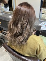 ショートヘア ハーフアンドハーフ(HALF AND HALF) ミディアムレイヤー