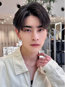 ミンクス渋谷スマートサロン(MINX shibuya smart salon) こぼれバングセンターパート