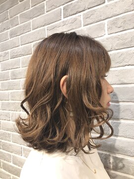 サインヘアー(sign hair) 外ハネ巻き・カジュアル