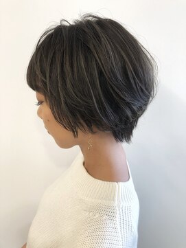 バズ ビー(BUZZ Bee) コントラストハイライトアッシュグレー