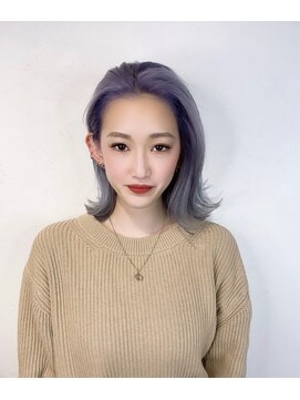 アンダーバーホワイト 大阪上本町店(_WHITE) 外ハネスタイル×グラデーション