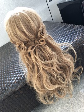 ヘアメイク ジェイエム フルールハーフアップ